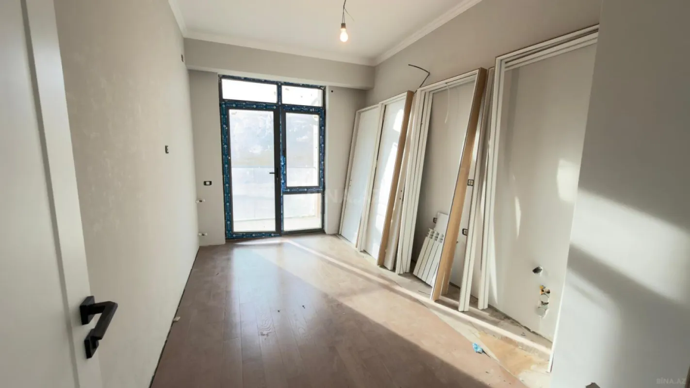 Satılır 3 otaqlı mənzil 96 m²