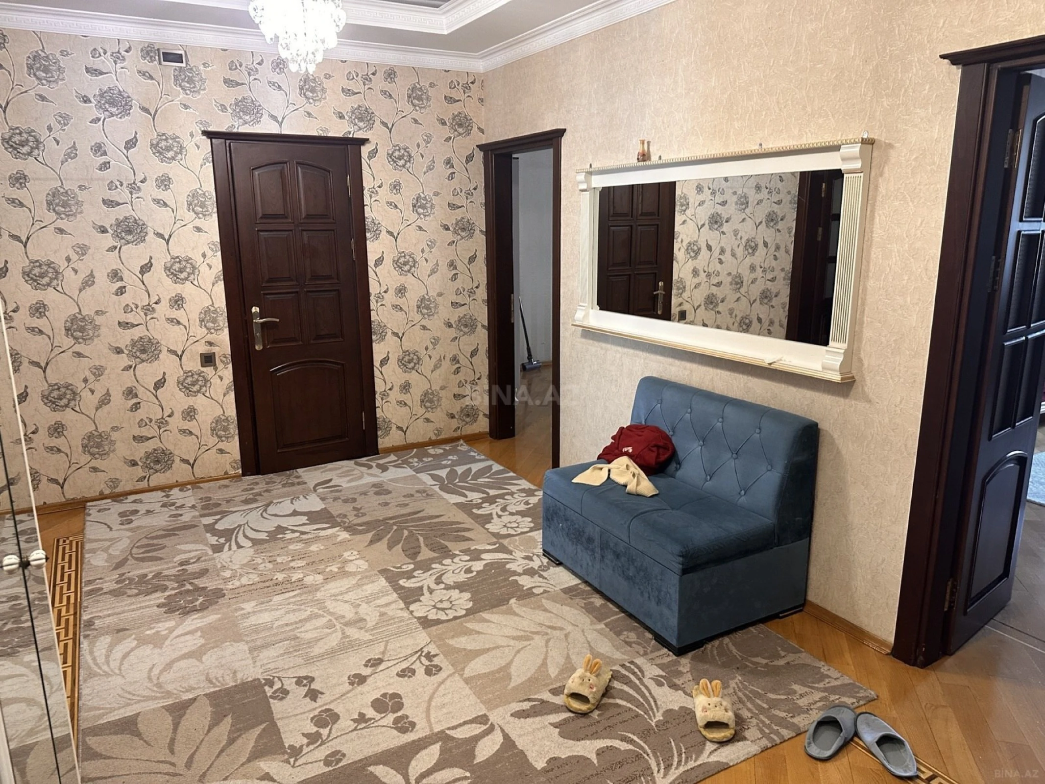 Kirayə verilir 4 otaqlı mənzil 185 m²