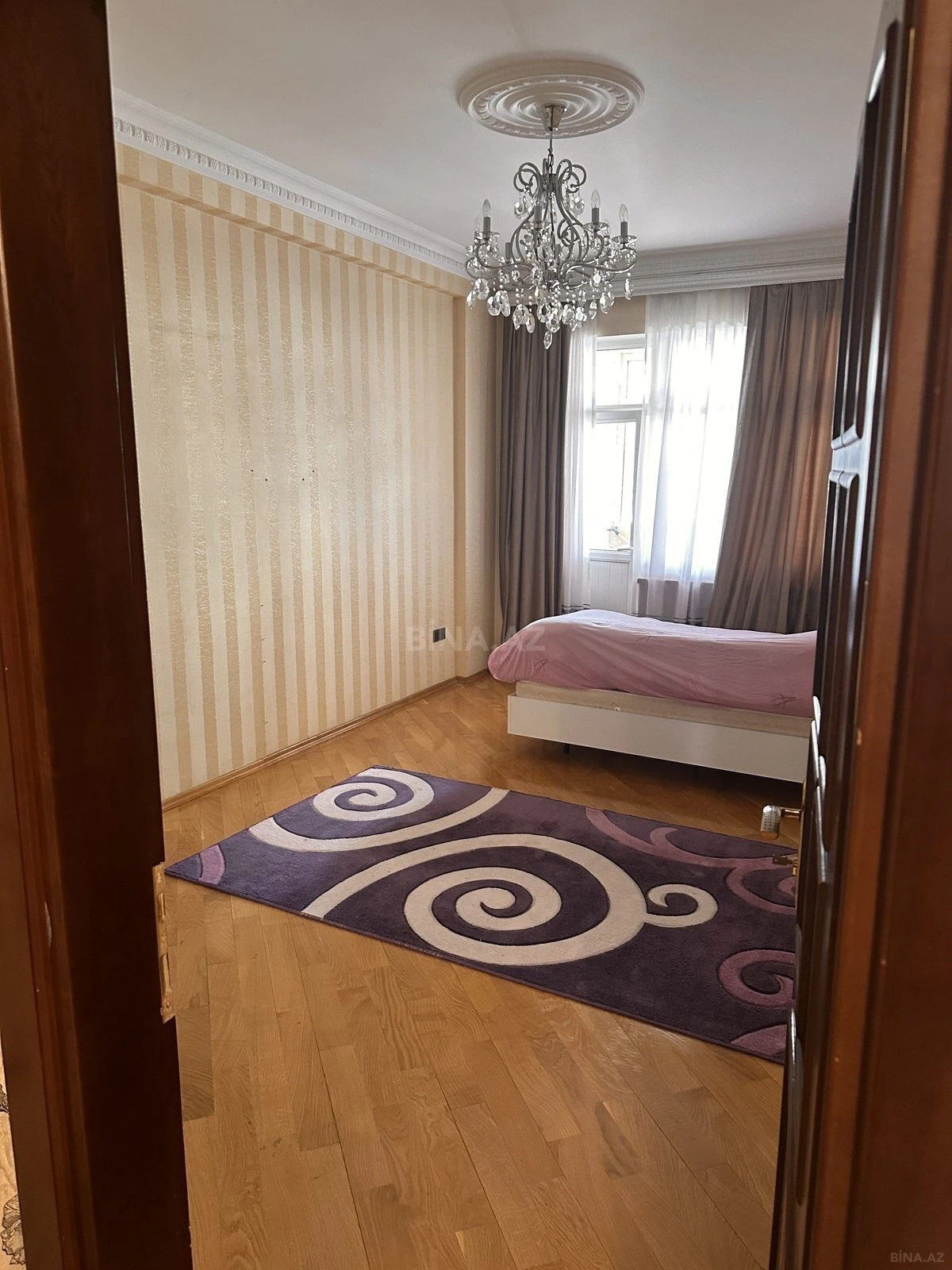 Kirayə verilir 4 otaqlı mənzil 185 m²