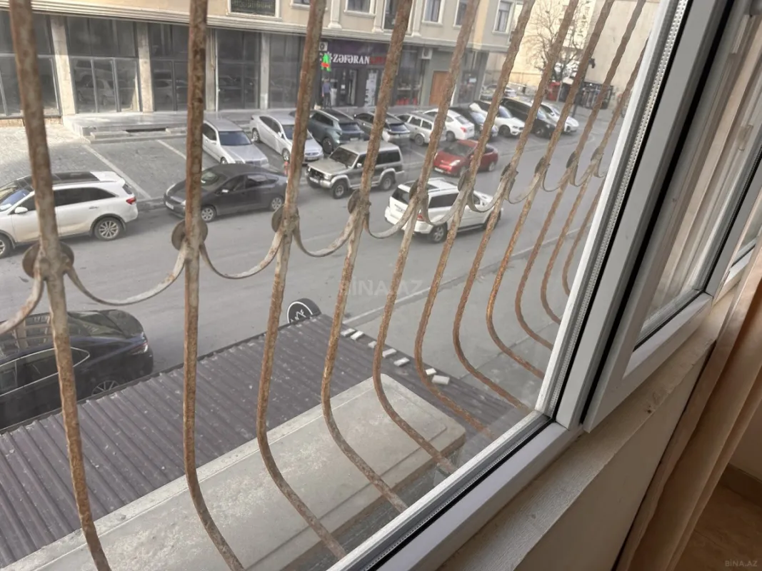 Kirayə verilir 4 otaqlı mənzil 185 m²