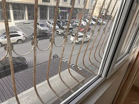 Kirayə verilir 4 otaqlı mənzil 185 m²