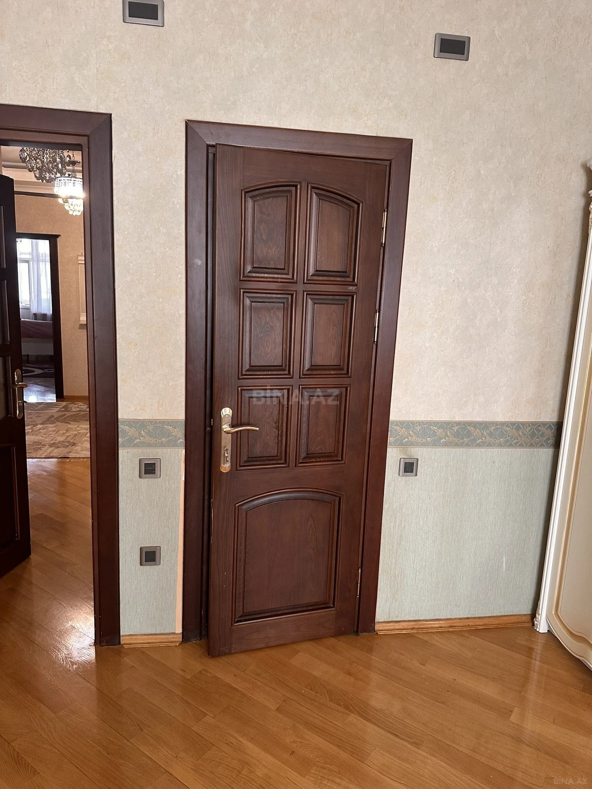 Kirayə verilir 4 otaqlı mənzil 185 m²