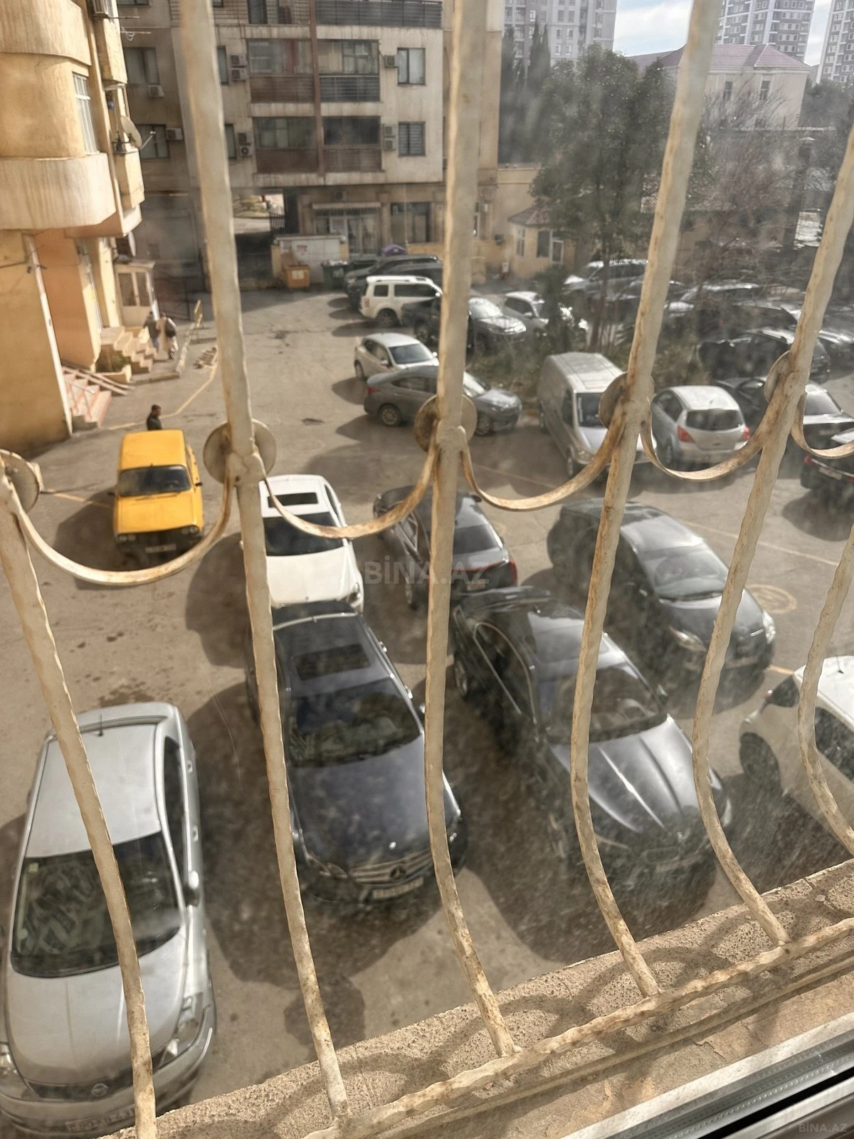 Kirayə verilir 4 otaqlı mənzil 185 m²