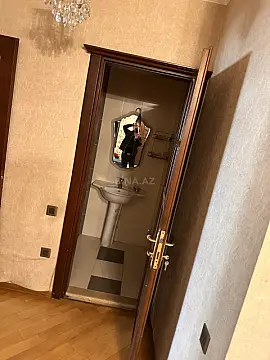 Kirayə verilir 4 otaqlı mənzil 185 m²