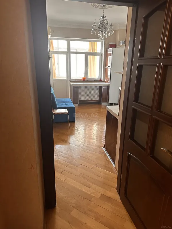 Kirayə verilir 4 otaqlı mənzil 185 m²