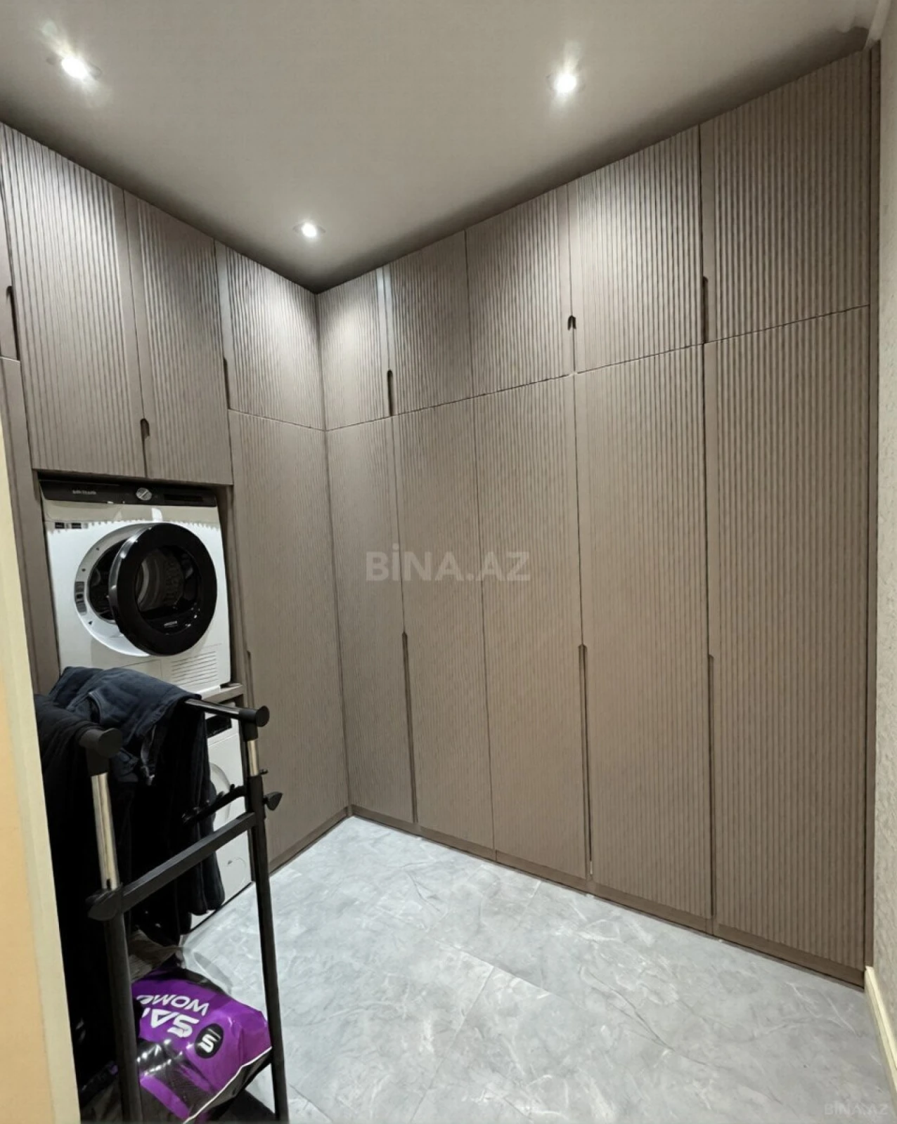Satılır 4 otaqlı mənzil 185 m²