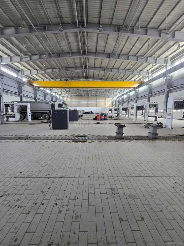 Kirayə verilir obyekt 2000 m²