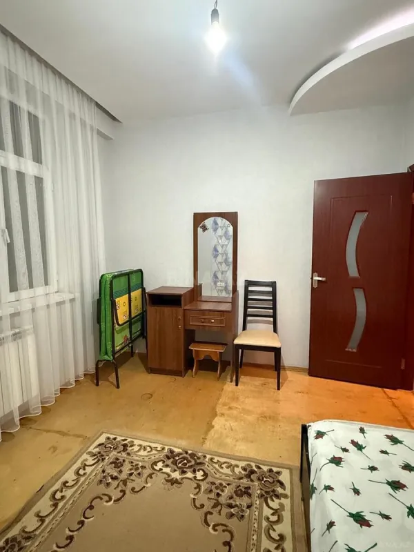 Kirayə verilir 2 otaqlı mənzil 115 m²
