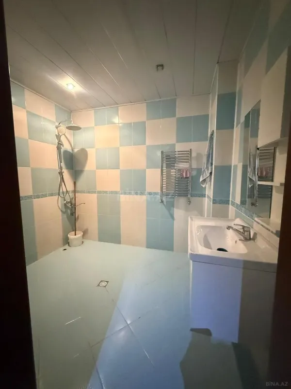 Kirayə verilir 2 otaqlı mənzil 115 m²