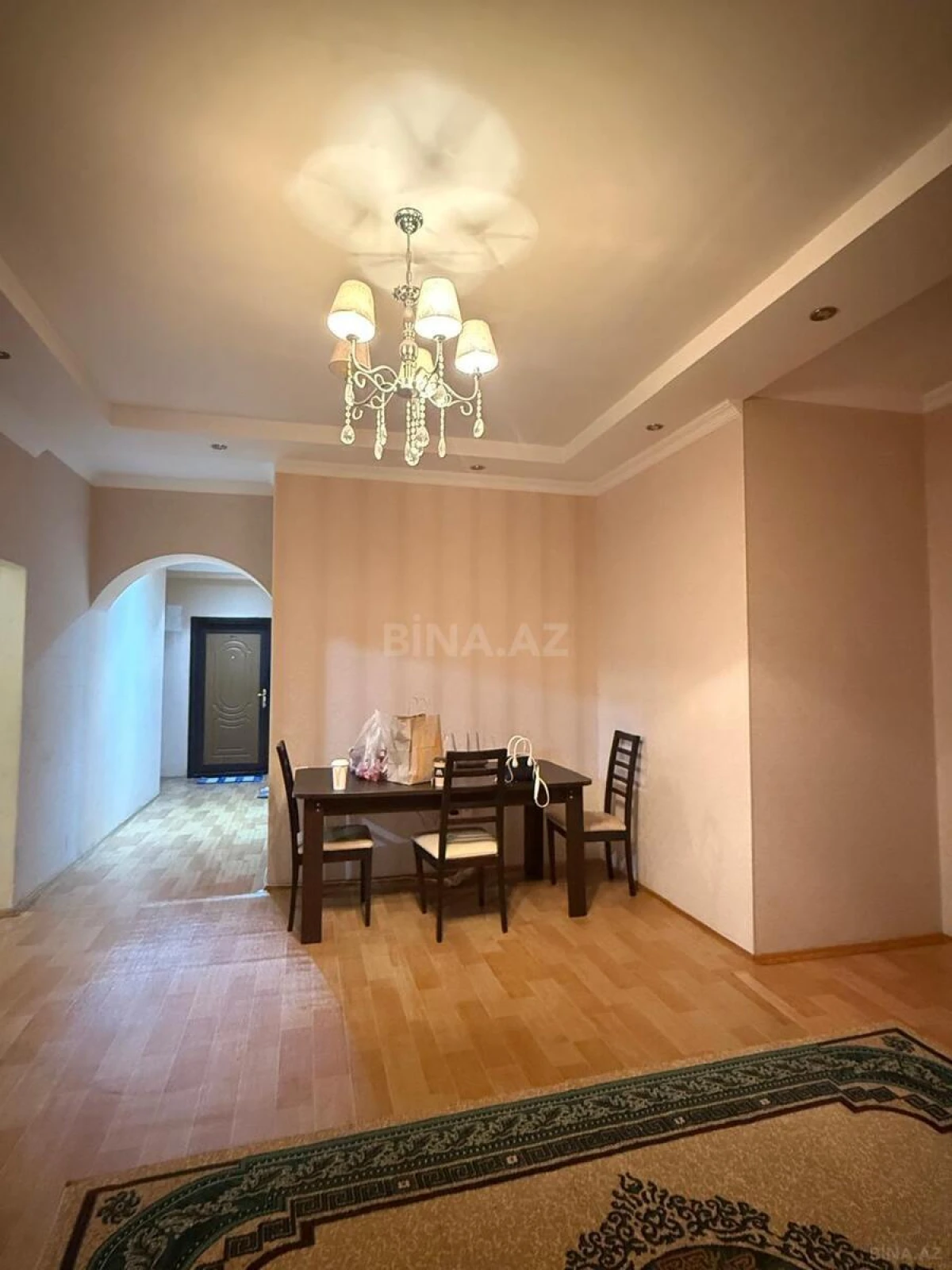 Kirayə verilir 2 otaqlı mənzil 115 m²