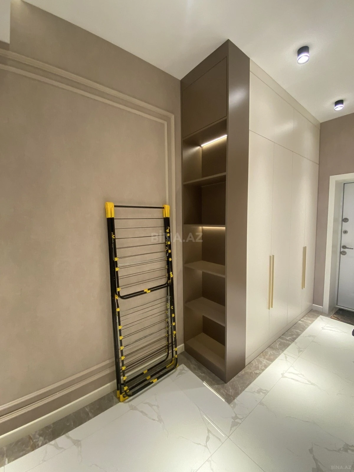 Satılır 2 otaqlı mənzil 75 m²