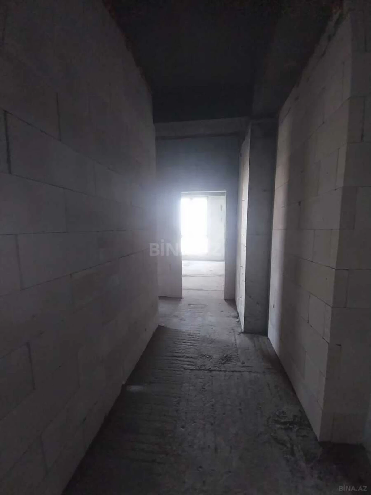 Satılır 3 otaqlı mənzil 147 m²