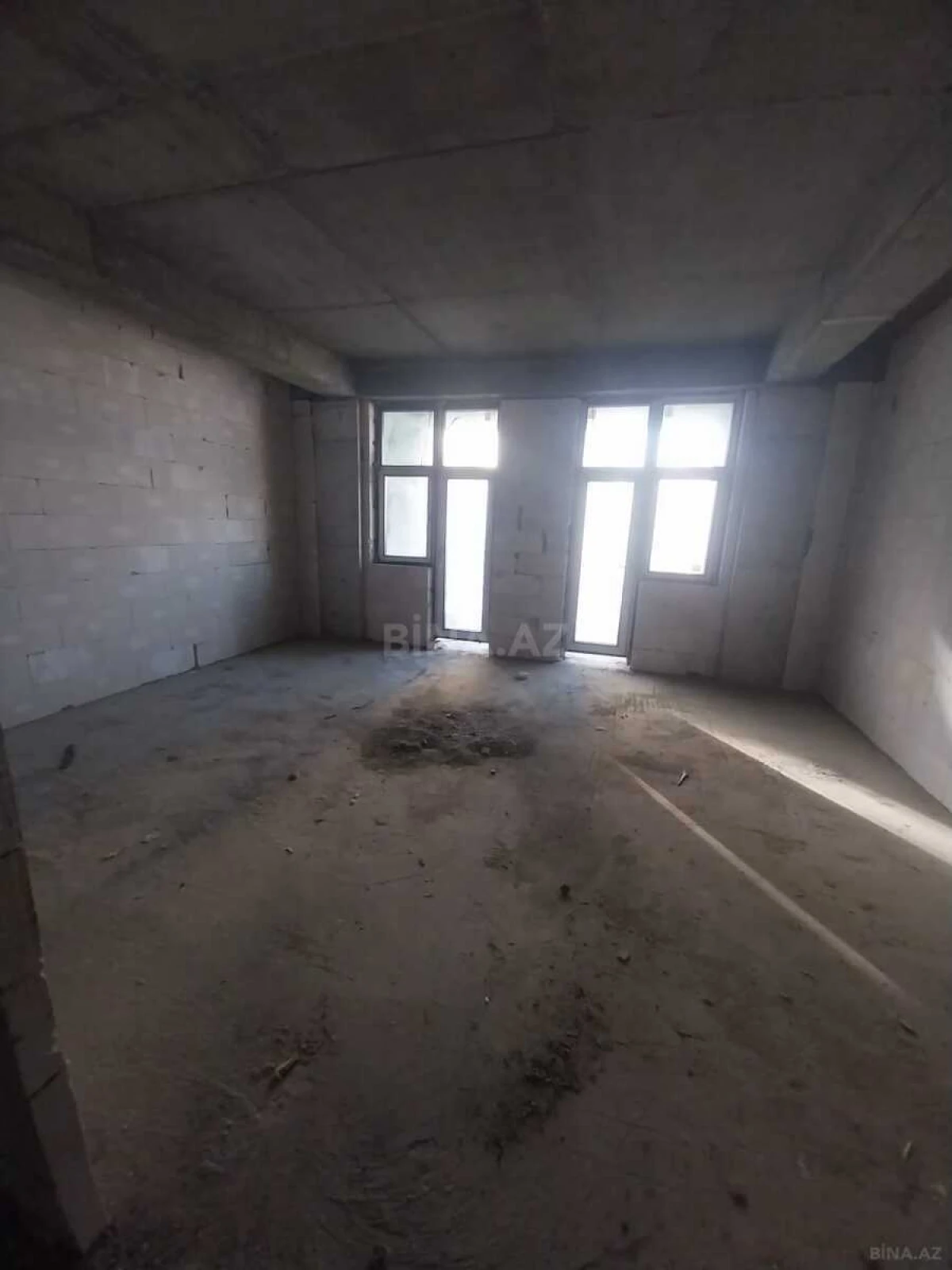 Satılır 3 otaqlı mənzil 147 m²