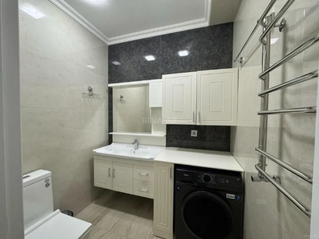 Kirayə verilir 2 otaqlı mənzil 106 m²