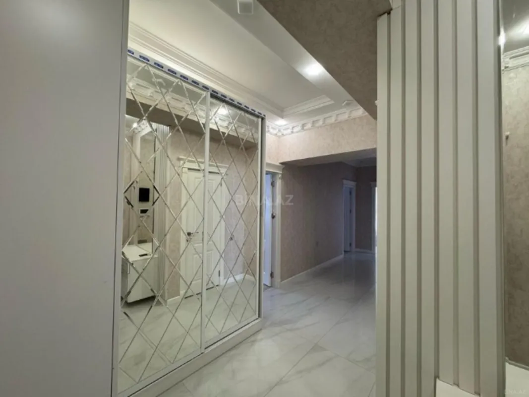 Kirayə verilir 2 otaqlı mənzil 106 m²