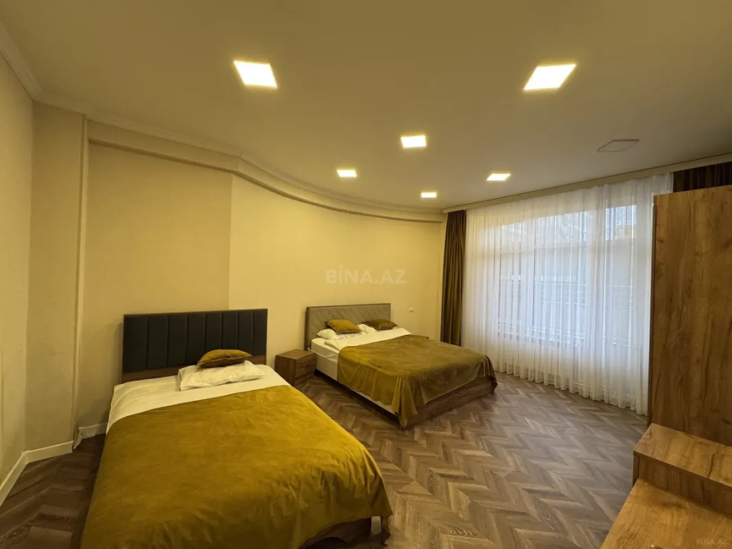 Satılır 4 otaqlı mənzil 310 m²