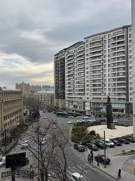 Satılır 4 otaqlı mənzil 310 m² — Bakı, Nizami 4 otaq 310.00 m²