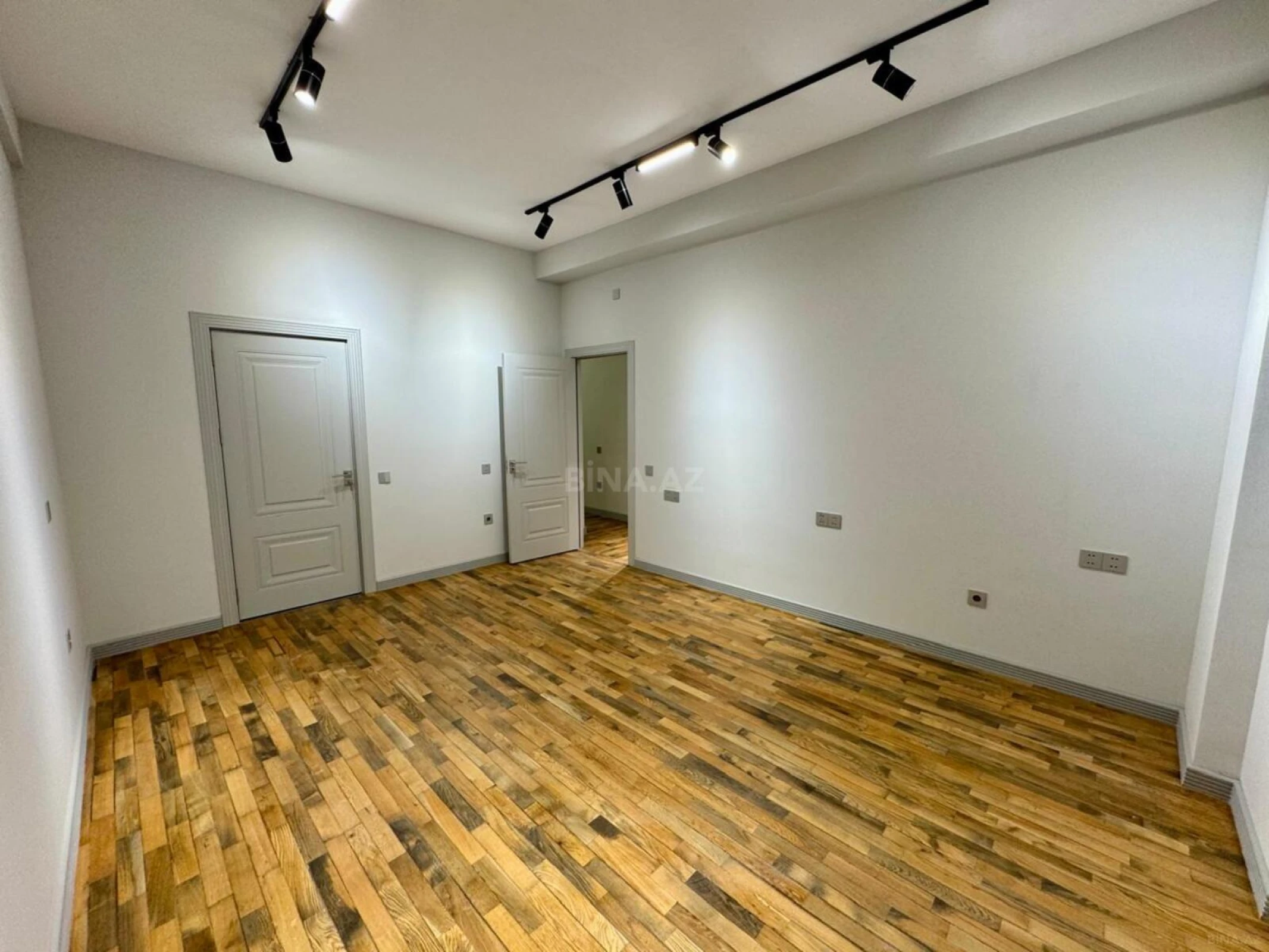 Kirayə verilir 4 otaqlı ofis 120 m²