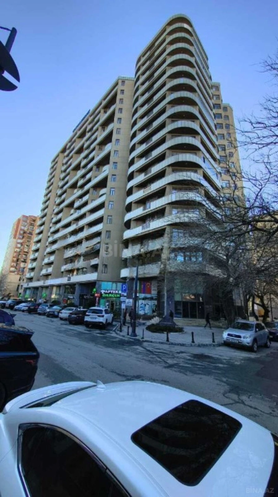 Satılır 5 otaqlı mənzil 190 m²