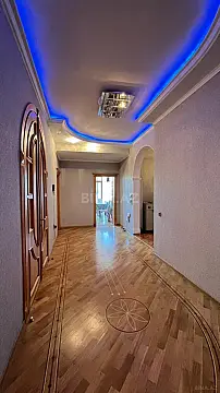 Satılır 5 otaqlı mənzil 190 m²