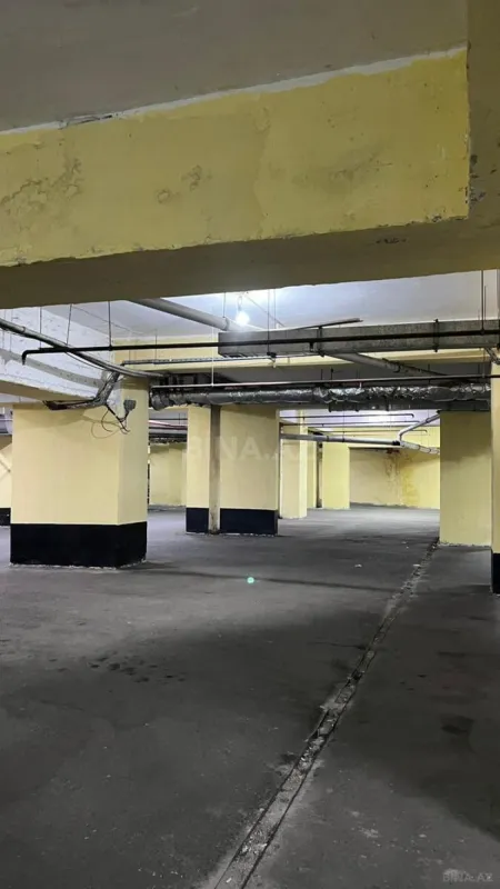 Satılır 5 otaqlı mənzil 190 m²