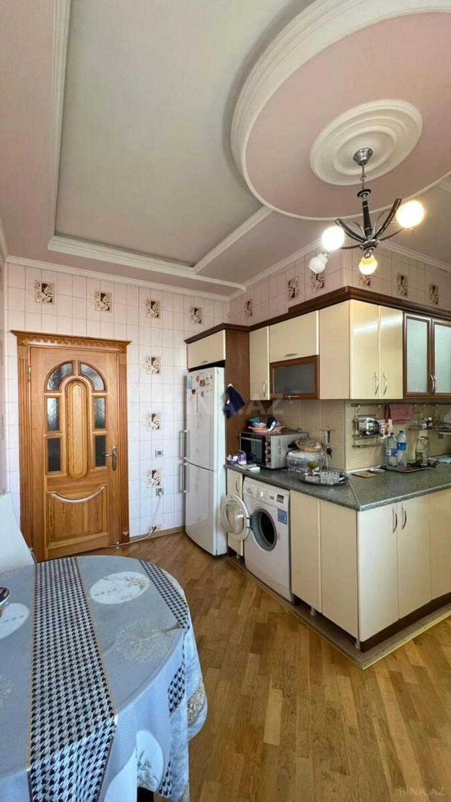 Satılır 5 otaqlı mənzil 190 m²