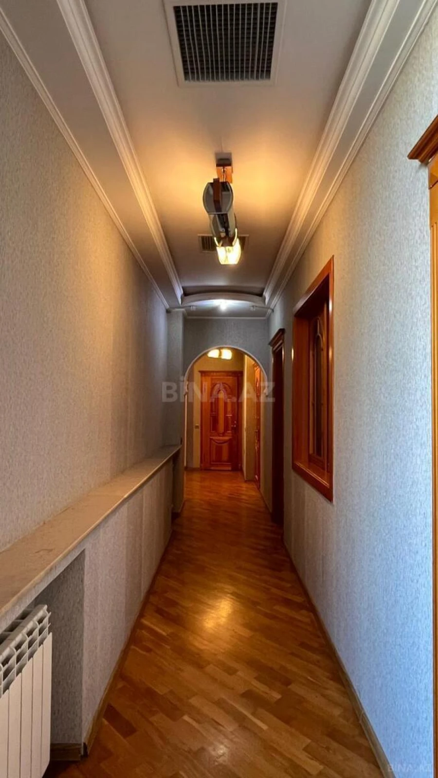 Satılır 5 otaqlı mənzil 190 m²
