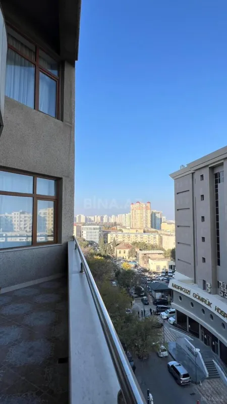 Satılır 5 otaqlı mənzil 190 m²