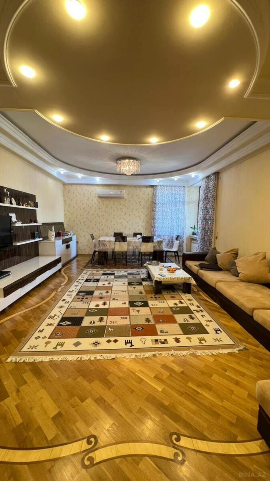 Satılır 5 otaqlı mənzil 190 m²