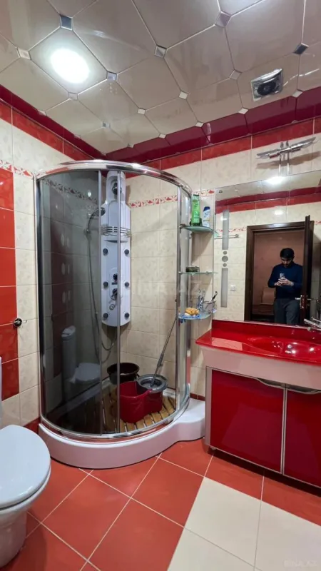 Satılır 5 otaqlı mənzil 190 m²