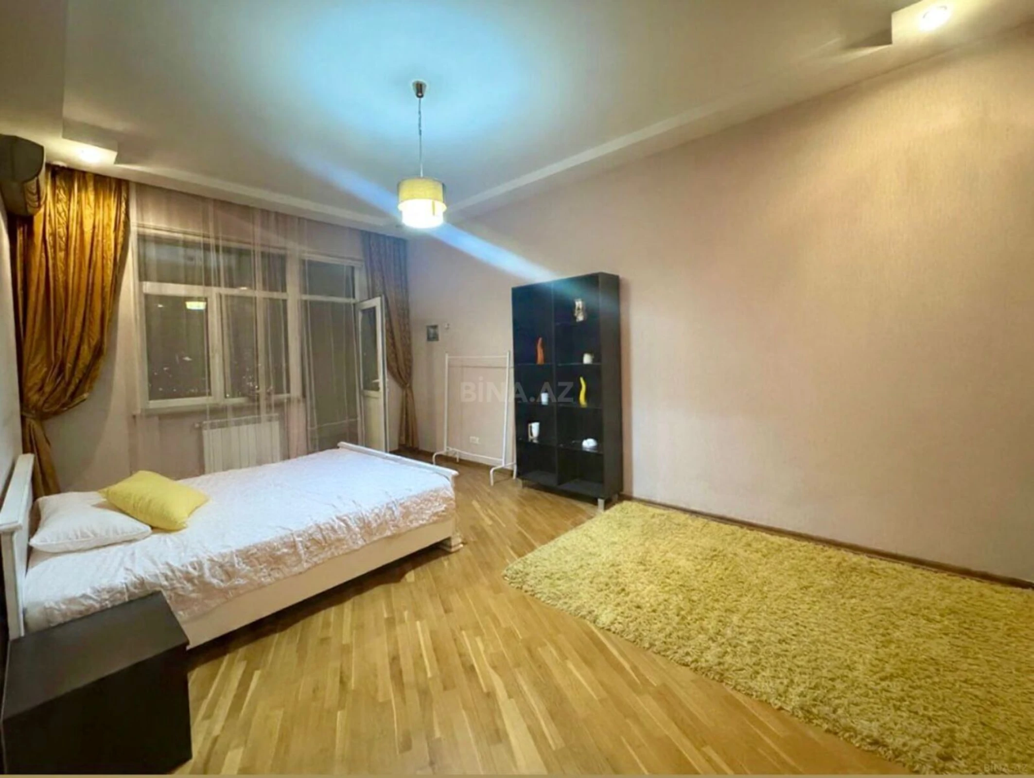 Kirayə verilir 3 otaqlı mənzil 105 m²