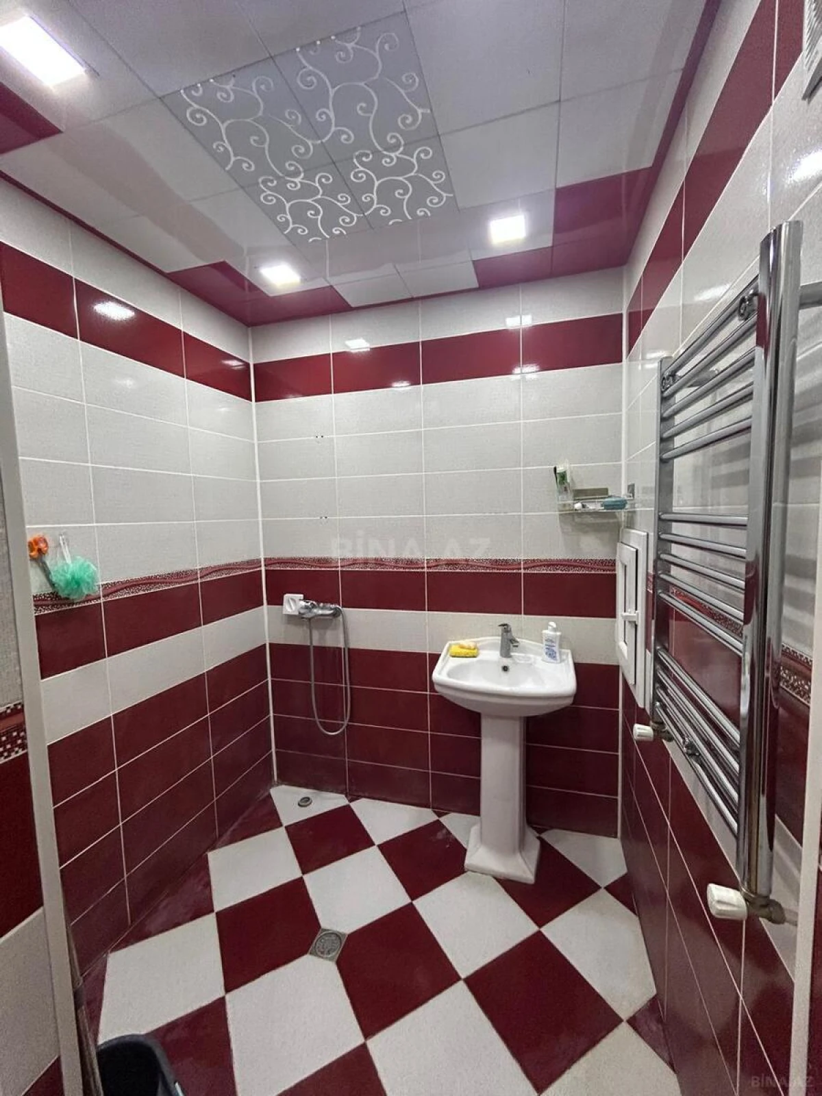 Satılır 3 otaqlı mənzil 126 m²