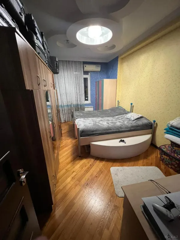 Satılır 3 otaqlı mənzil 120 m²
