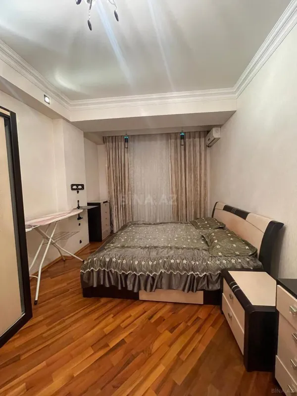 Kirayə verilir 4 otaqlı mənzil 169 m²