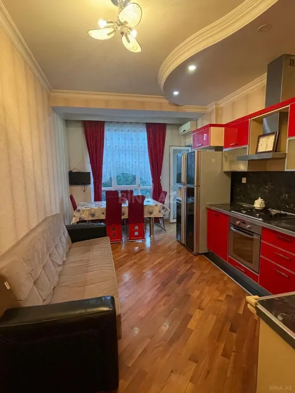 Kirayə verilir 4 otaqlı mənzil 169 m²