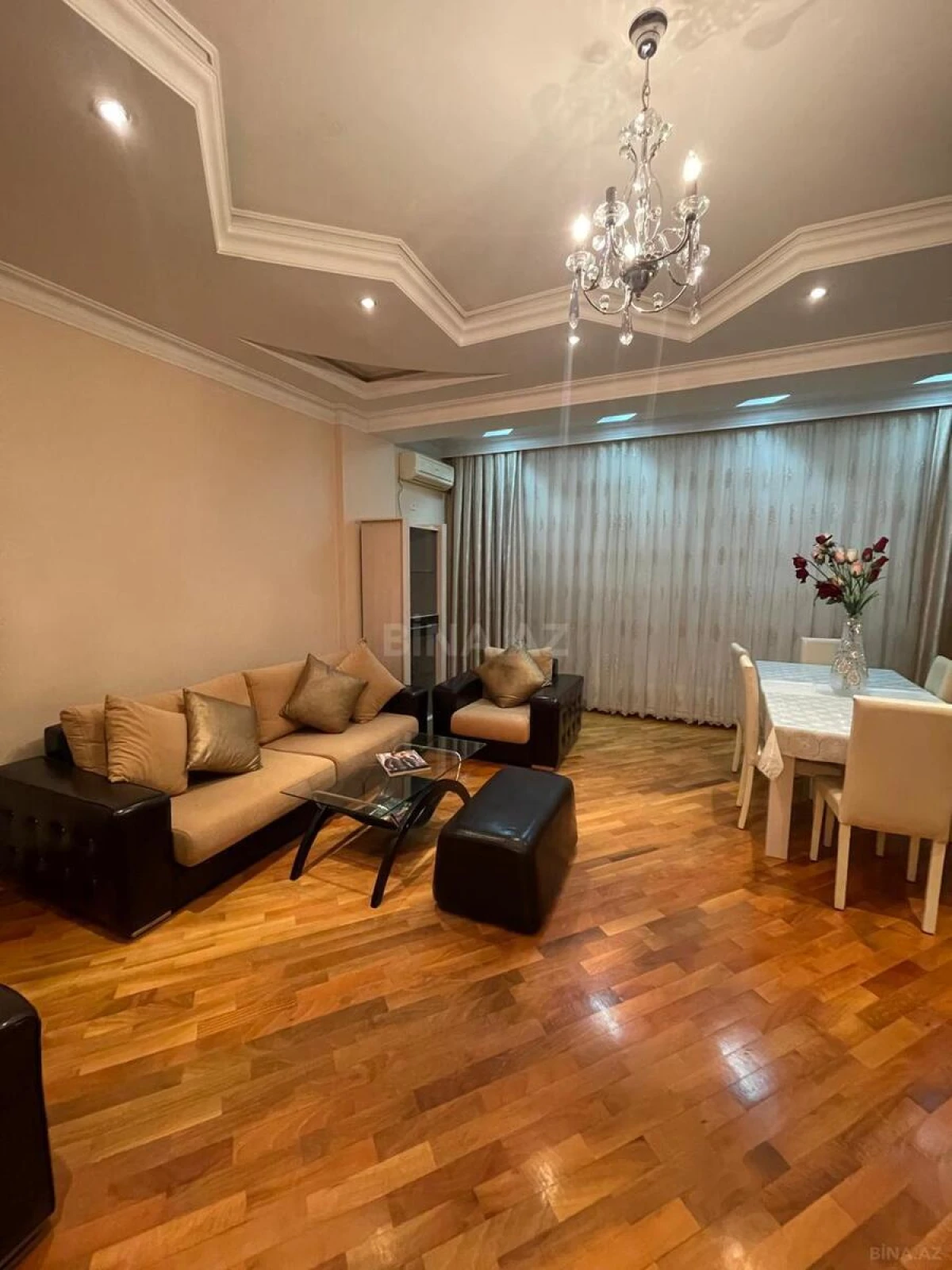 Kirayə verilir 4 otaqlı mənzil 169 m²