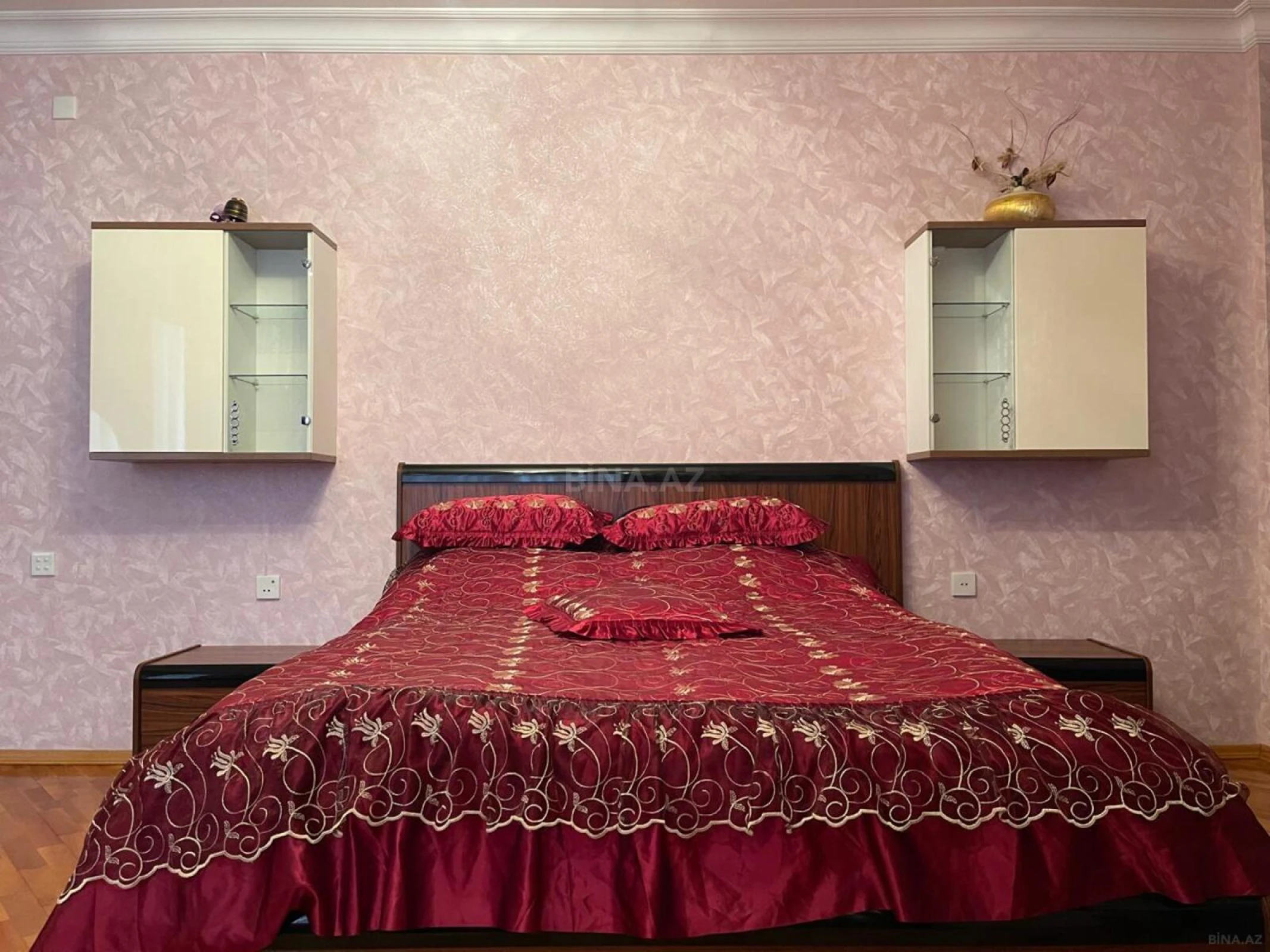 Kirayə verilir 4 otaqlı mənzil 169 m²