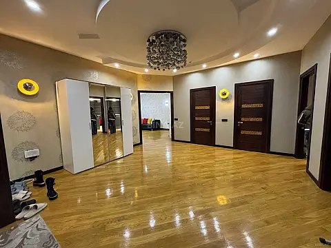 Kirayə verilir 3 otaqlı mənzil 170 m²