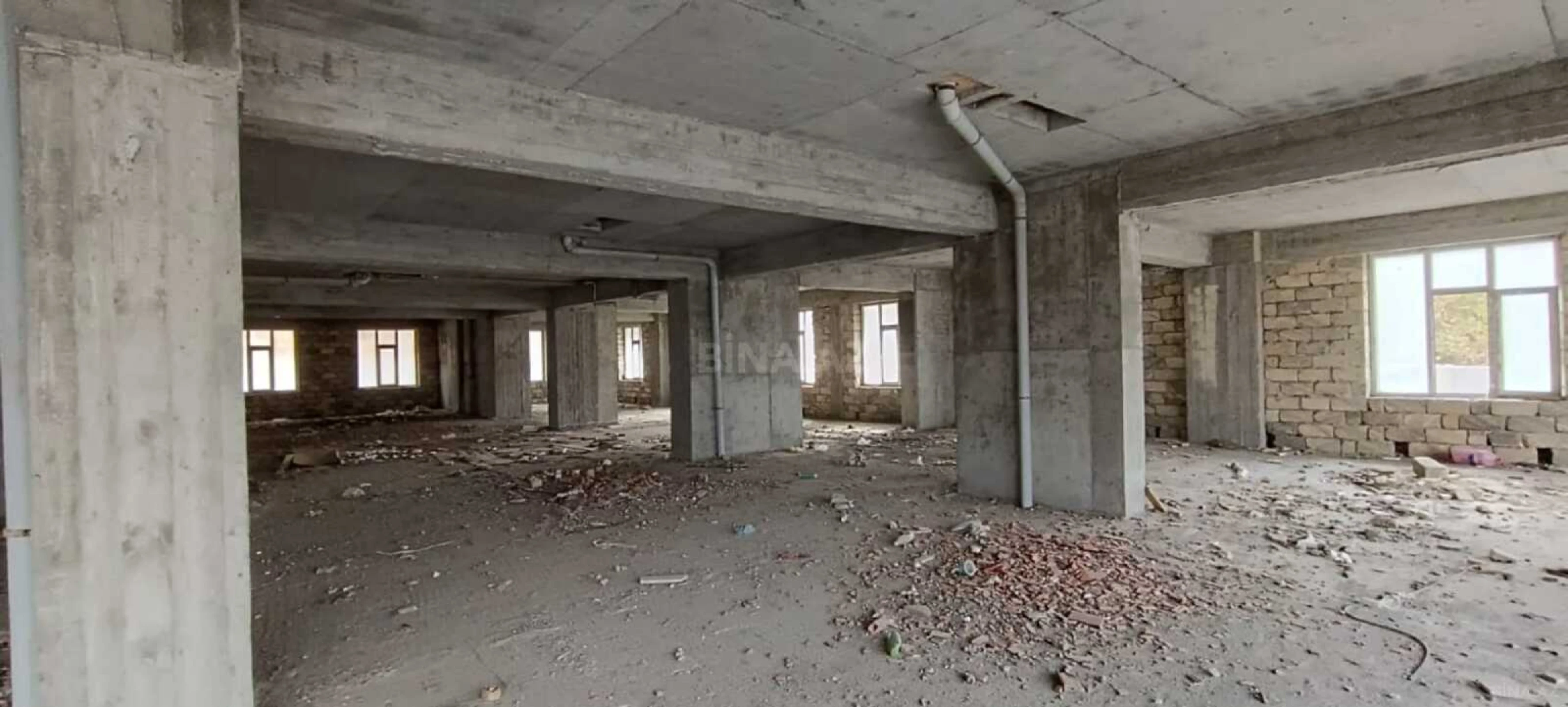 Satılır obyekt 650 m²