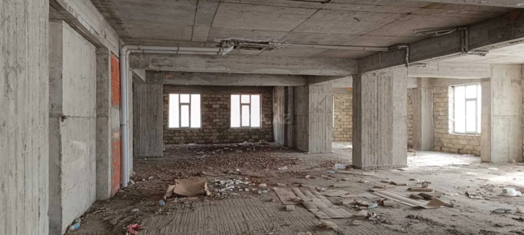 Satılır obyekt 650 m²