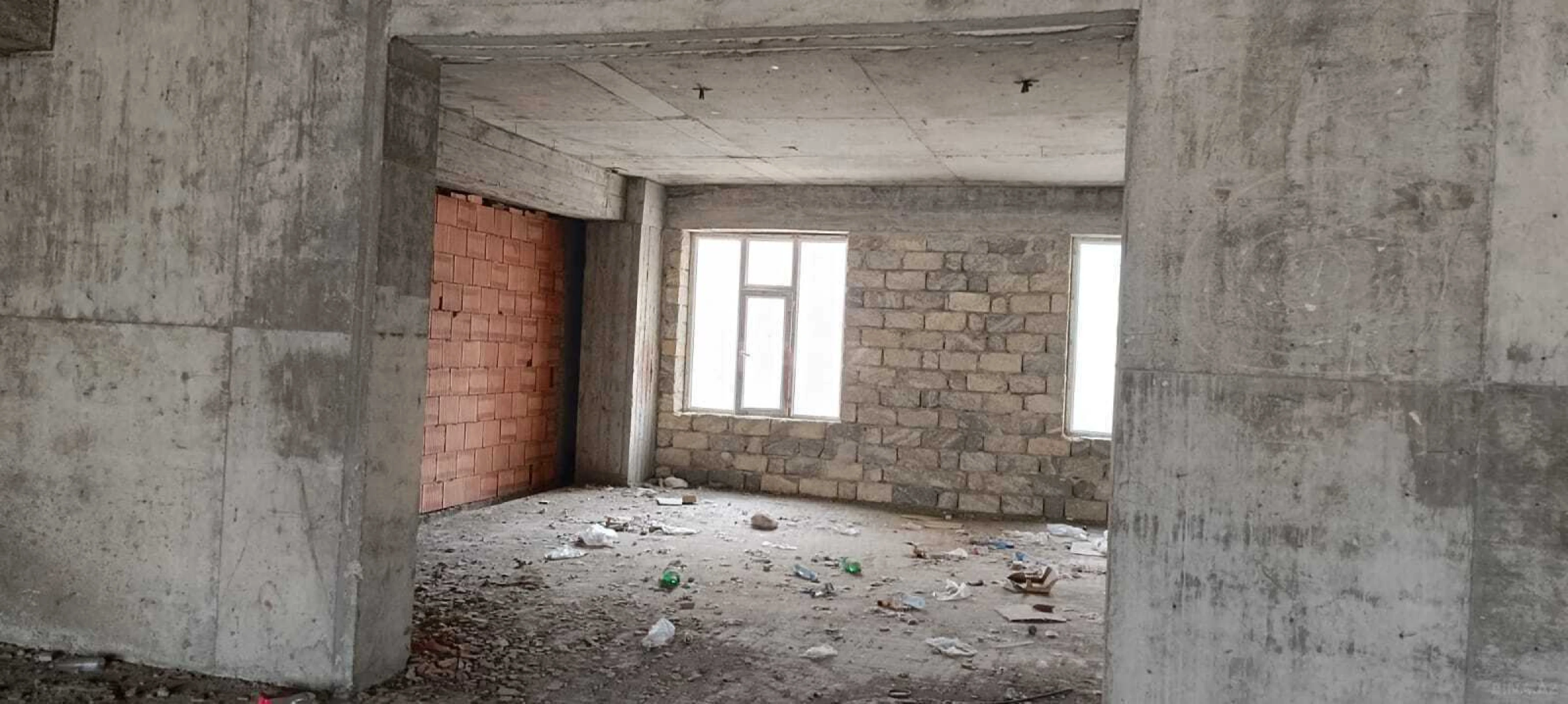 Satılır obyekt 650 m²