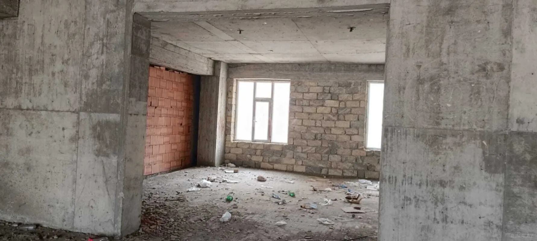 Satılır obyekt 650 m²