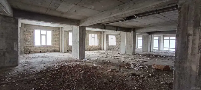 Satılır obyekt 650 m²