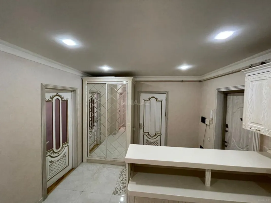 Kirayə verilir 2 otaqlı mənzil 90 m²