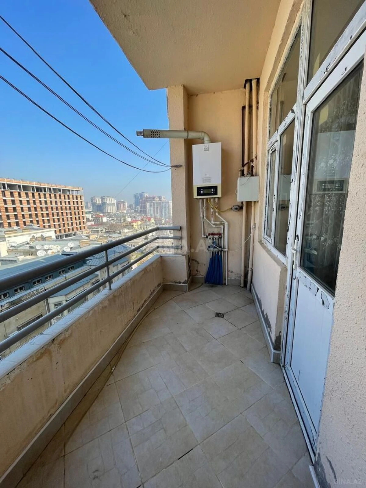 Kirayə verilir 2 otaqlı mənzil 90 m²