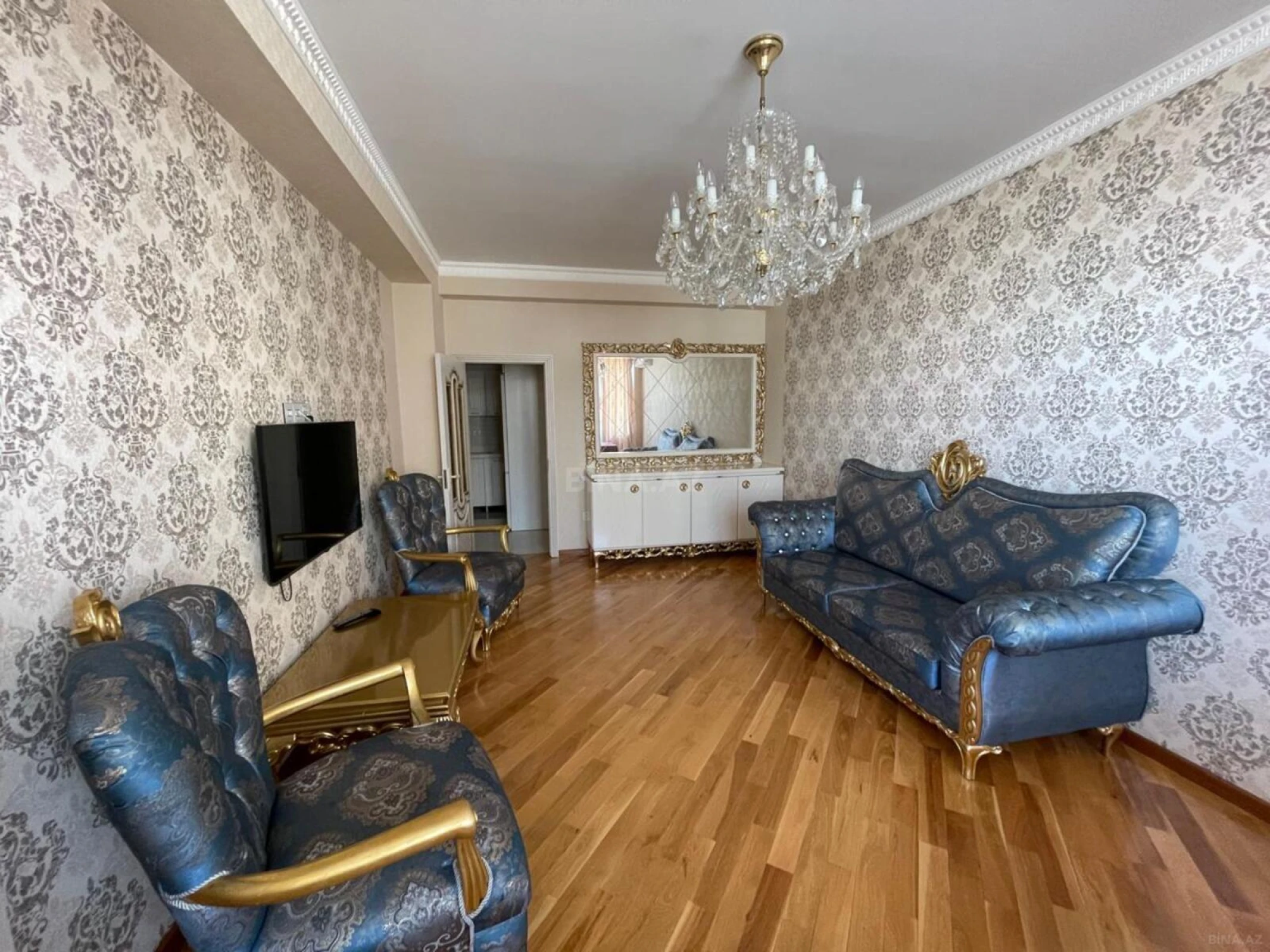 Kirayə verilir 2 otaqlı mənzil 90 m²