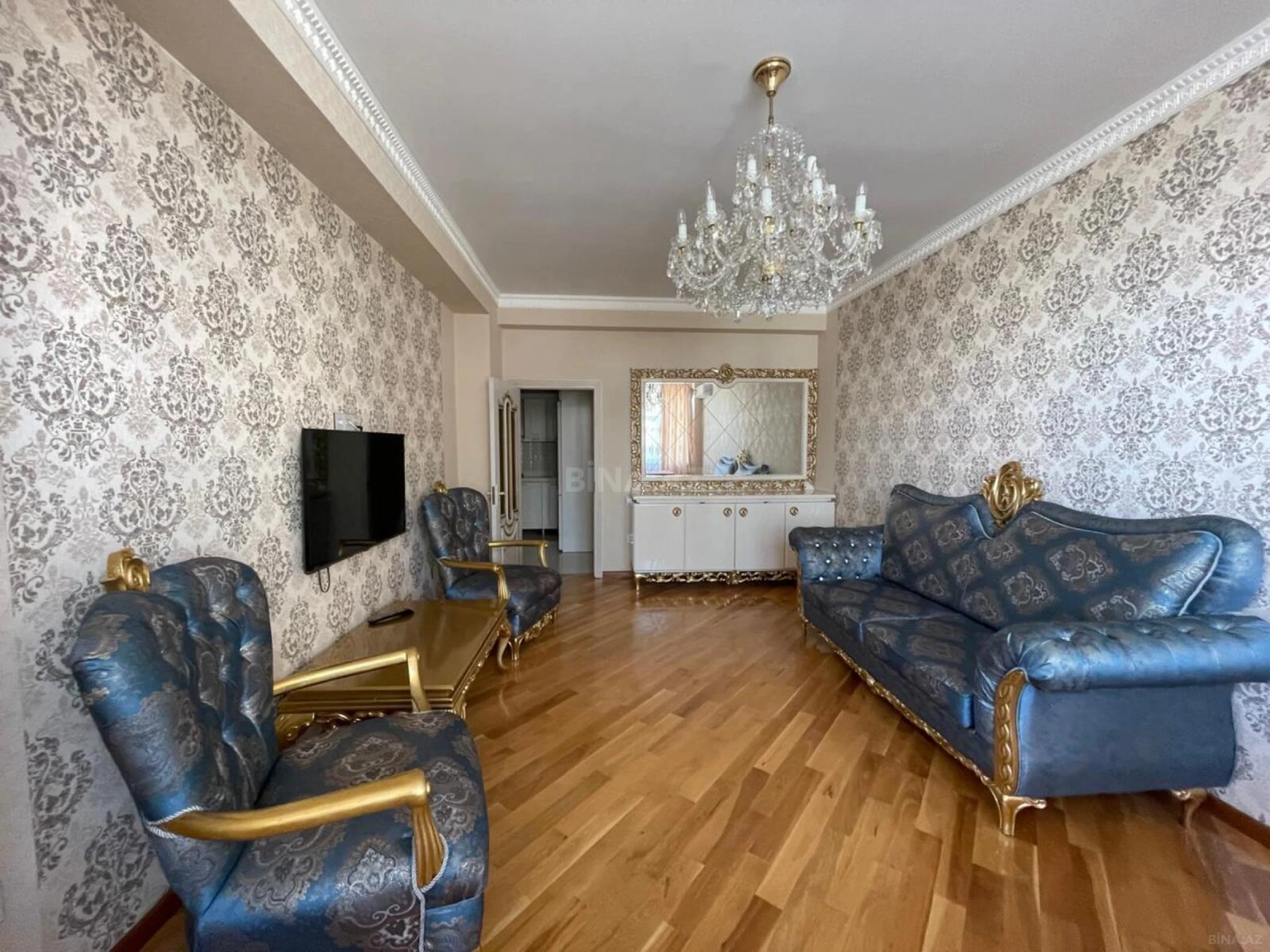 Kirayə verilir 2 otaqlı mənzil 90 m²