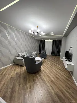 Kirayə verilir 2 otaqlı mənzil 80 m²