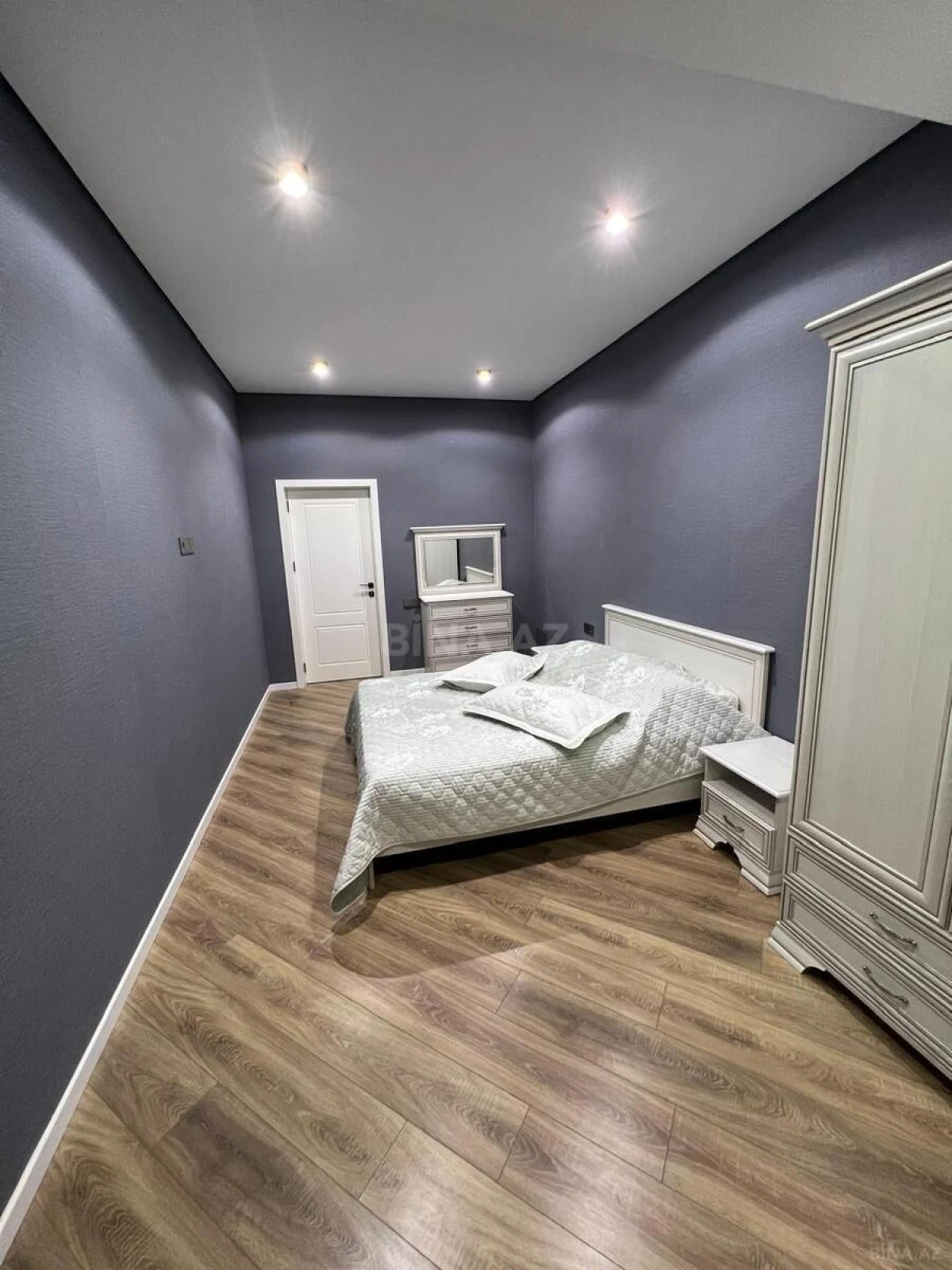 Kirayə verilir 2 otaqlı mənzil 80 m²