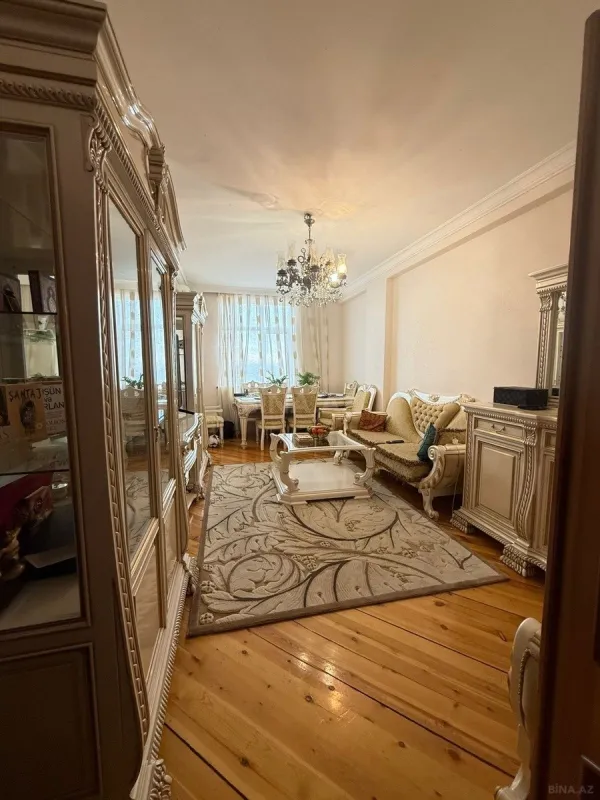 Satılır 2 otaqlı mənzil 88 m²